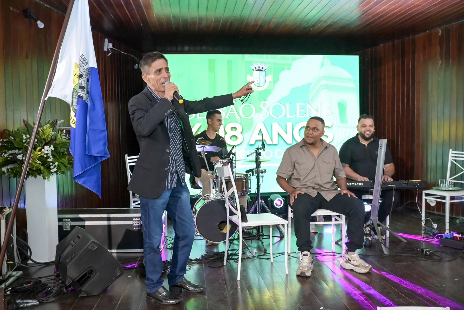 Um momento de pronunciamento na cerimônia.